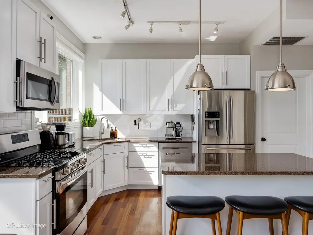 1950 North Honore Street Chicago IL 60622