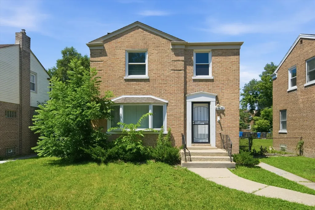 10122 South Luella Avenue Chicago IL 60617
