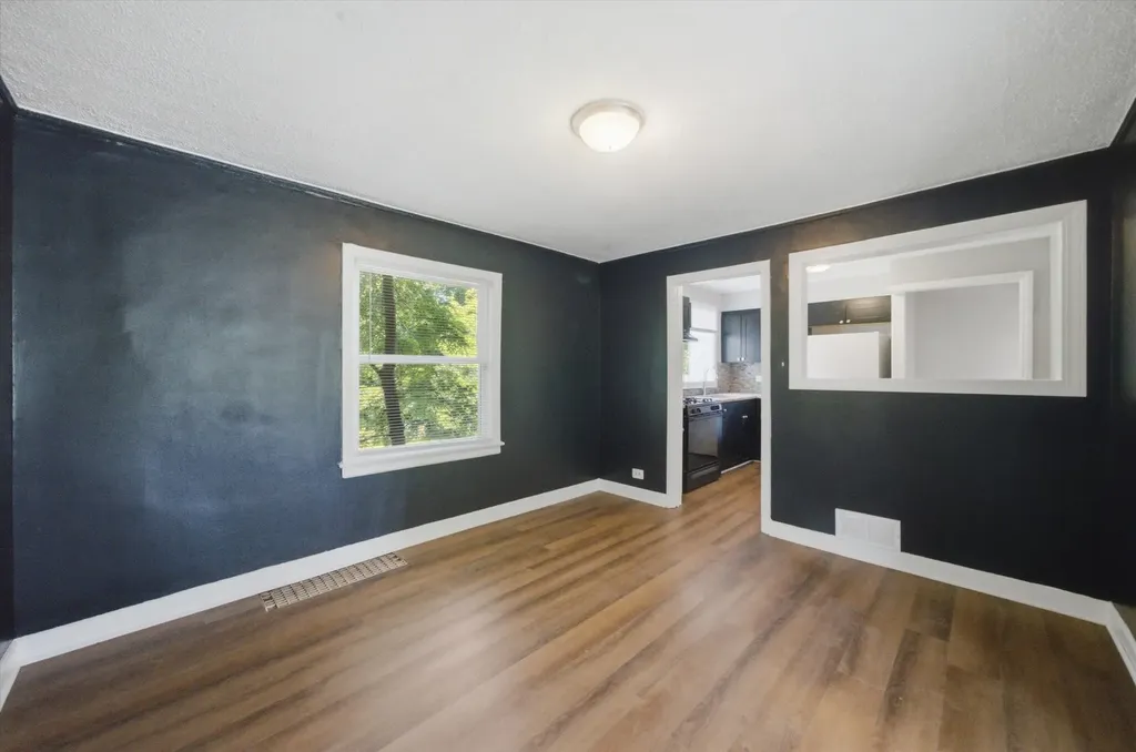10122 South Luella Avenue Chicago IL 60617