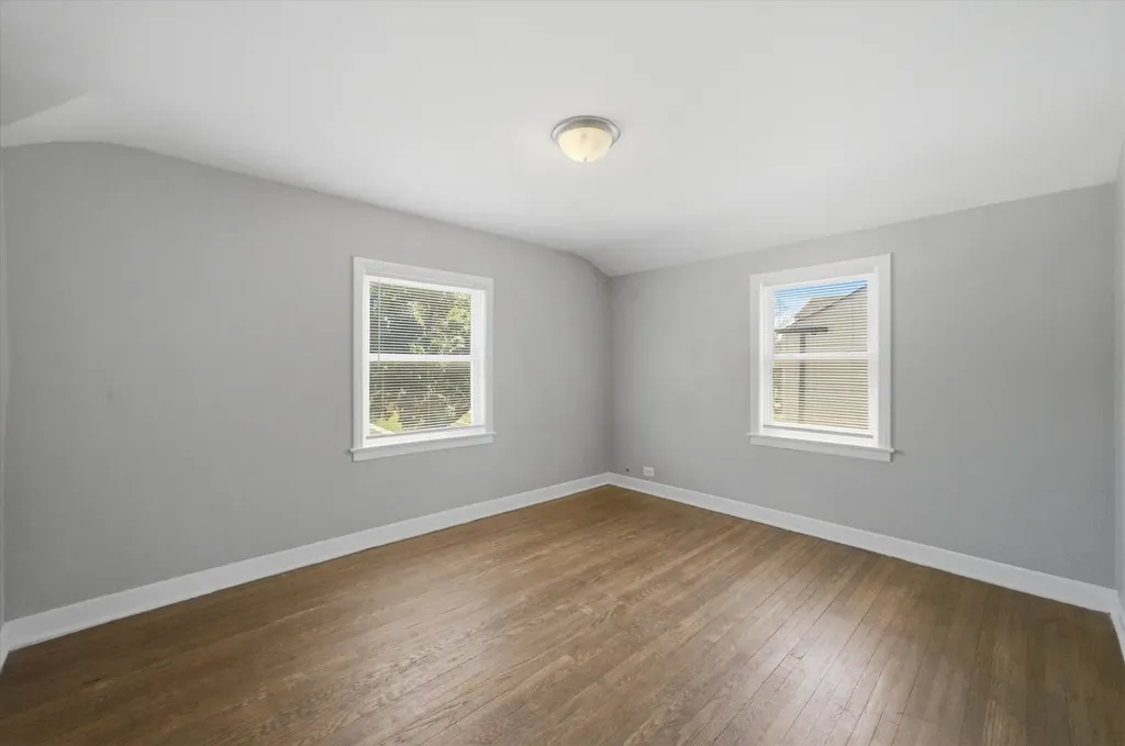 10122 South Luella Avenue Chicago IL 60617