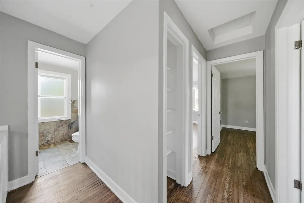 10122 South Luella Avenue Chicago IL 60617