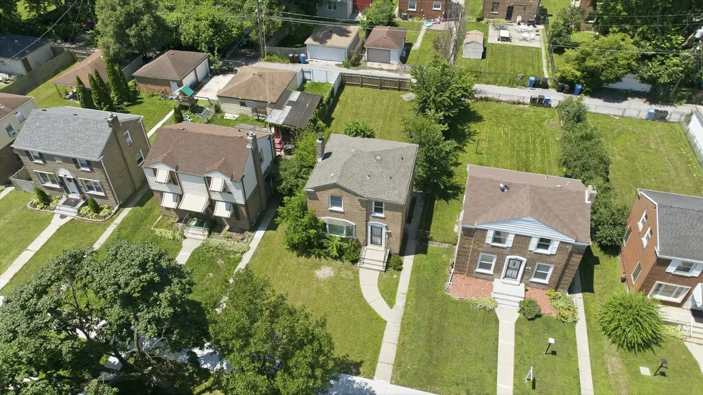 10122 South Luella Avenue Chicago IL 60617