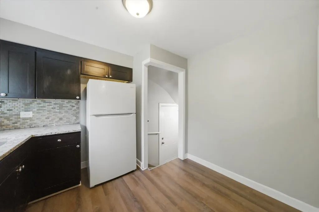 10122 South Luella Avenue Chicago IL 60617