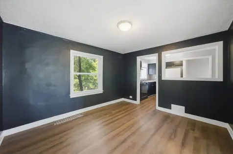10122 South Luella Avenue Chicago IL 60617