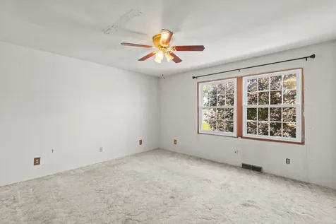 481 Lasalle Drive Lake Holiday IL 60552