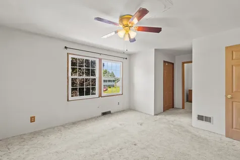 481 Lasalle Drive Lake Holiday IL 60552