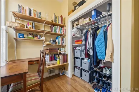 1137 South East Avenue Oak Park IL 60304