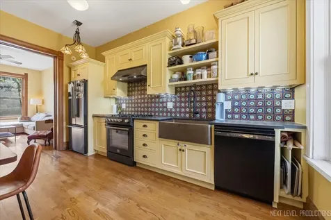 1137 South East Avenue Oak Park IL 60304