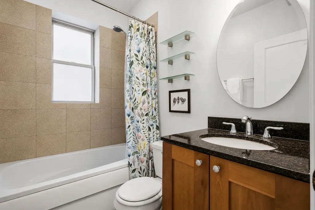 2152 West Ainslie Street Chicago IL 60625