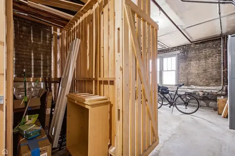 2152 West Ainslie Street Chicago IL 60625