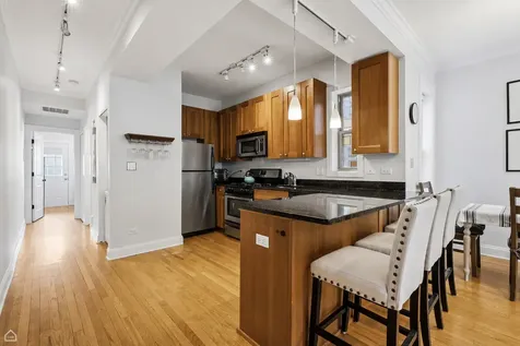 2152 West Ainslie Street Chicago IL 60625