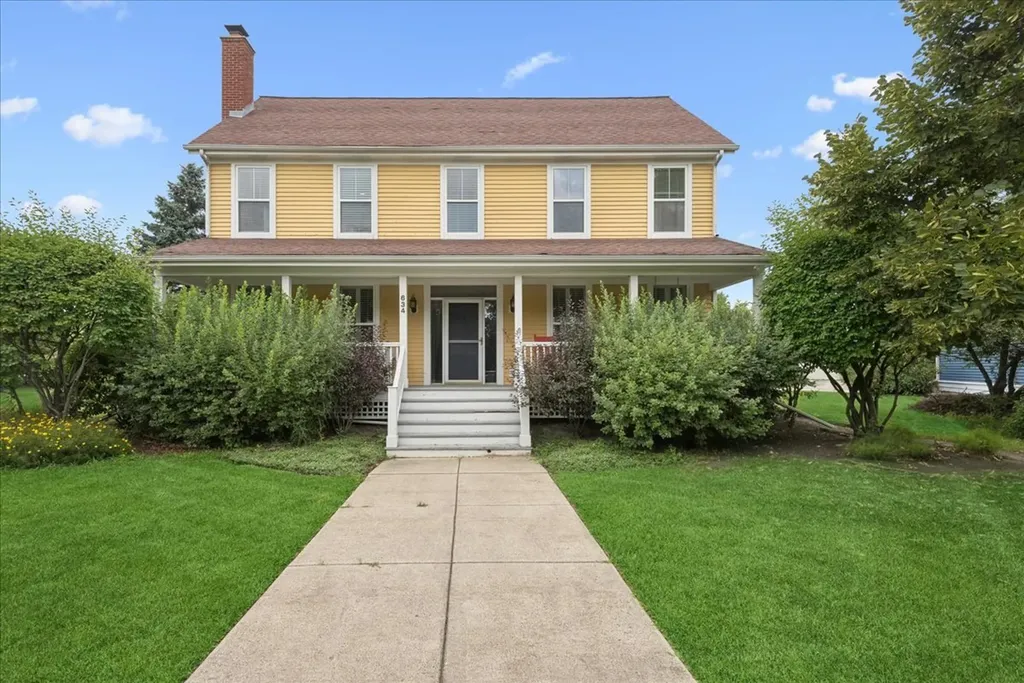 634 Indian Path Road Grayslake IL 60030