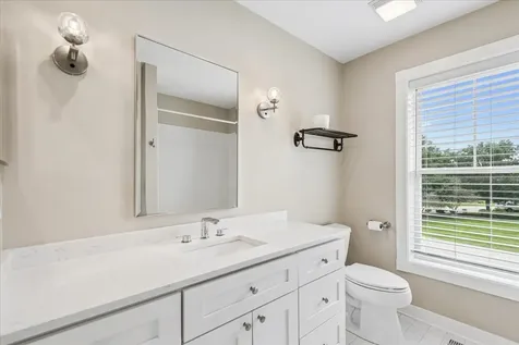 634 Indian Path Road Grayslake IL 60030