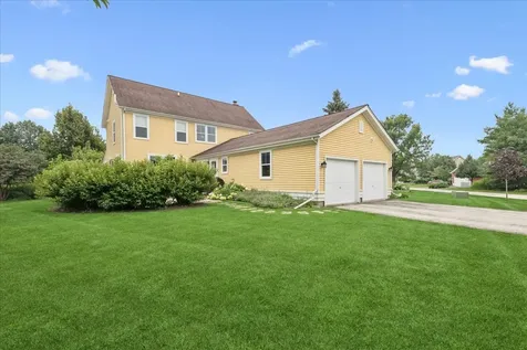 634 Indian Path Road Grayslake IL 60030