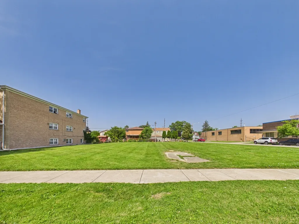 1634 North 32nd Avenue Melrose Park IL 60160