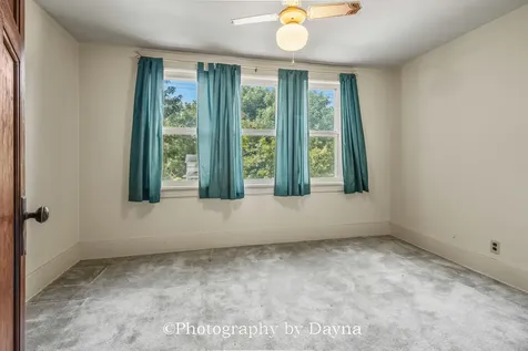 502 East 4th Street Momence IL 60954