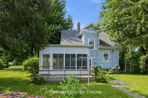 502 East 4th Street Momence IL 60954