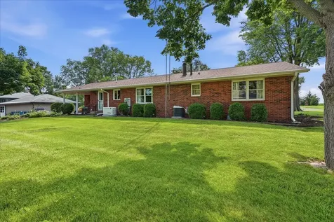 511 North Grove Street Colfax IL 61728