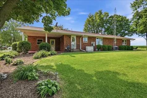 511 North Grove Street Colfax IL 61728