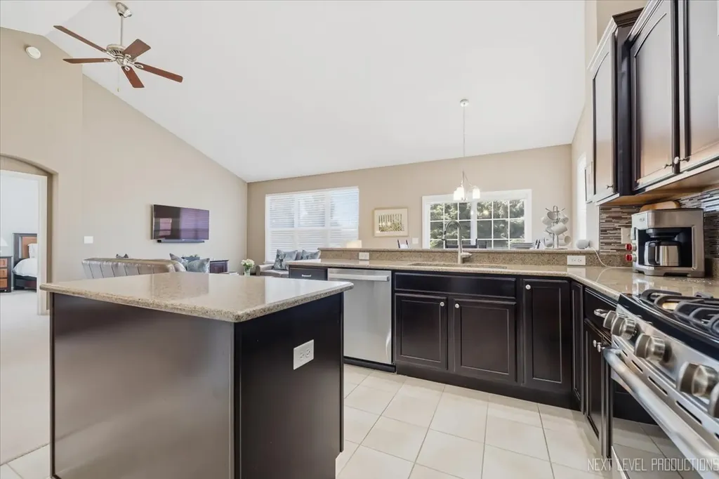 2747 Northmoor Drive Naperville IL 60564