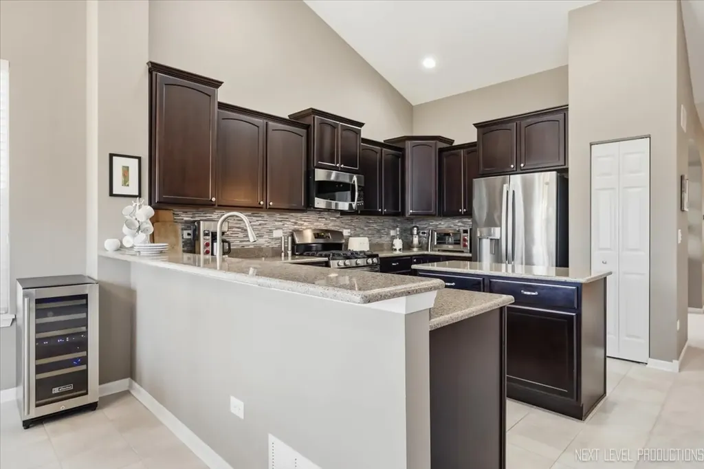 2747 Northmoor Drive Naperville IL 60564