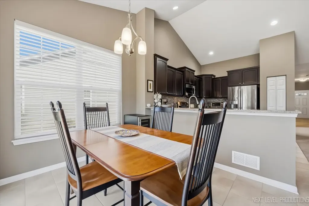 2747 Northmoor Drive Naperville IL 60564