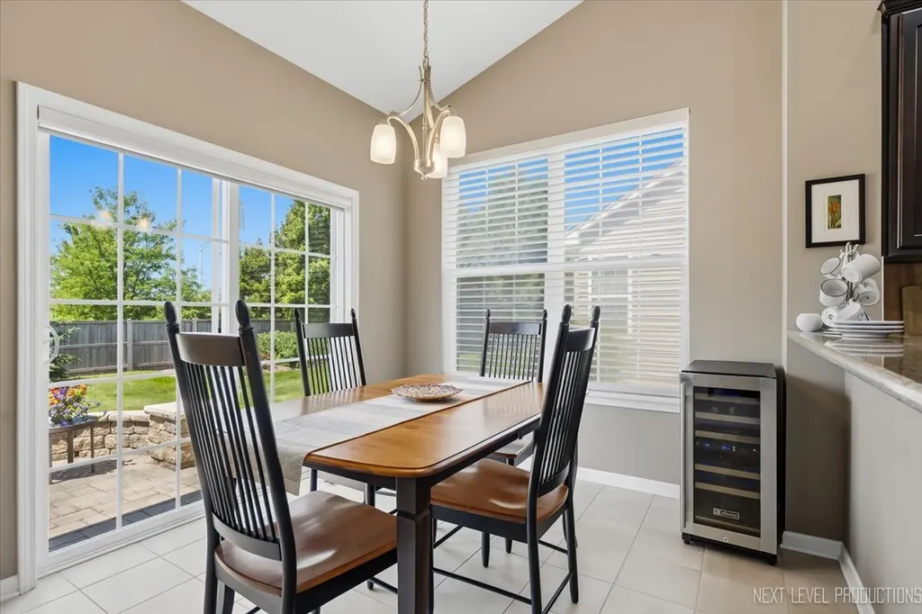 2747 Northmoor Drive Naperville IL 60564