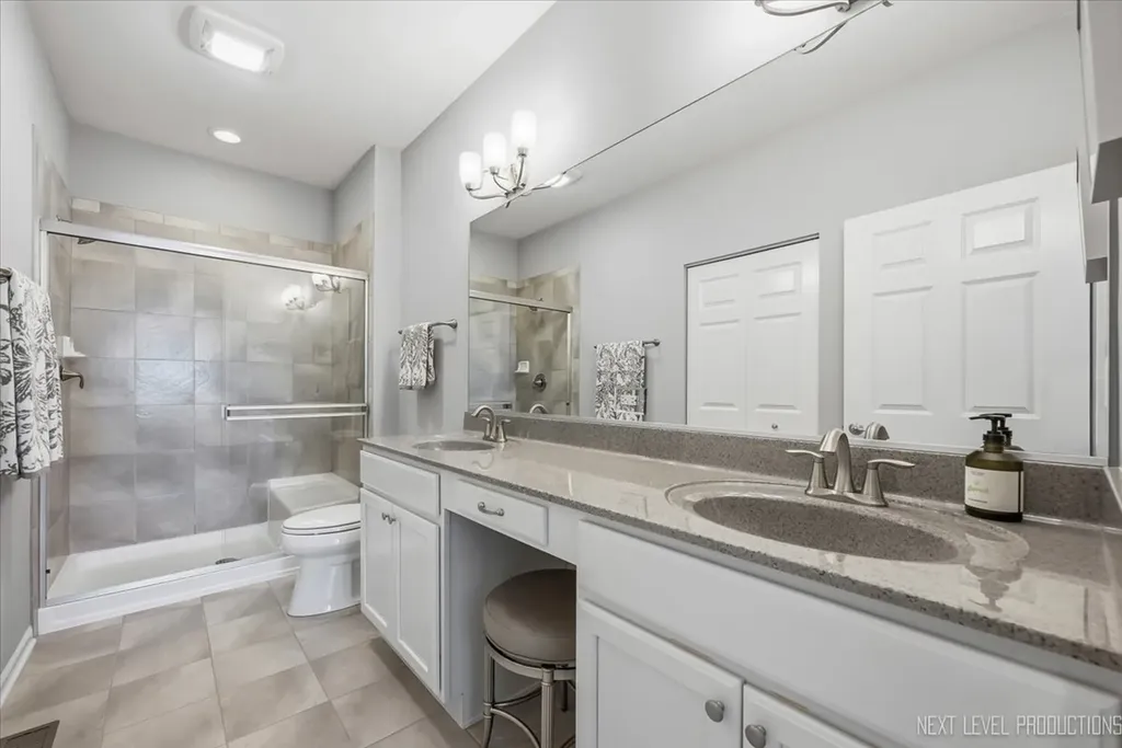 2747 Northmoor Drive Naperville IL 60564