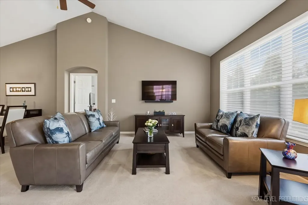 2747 Northmoor Drive Naperville IL 60564