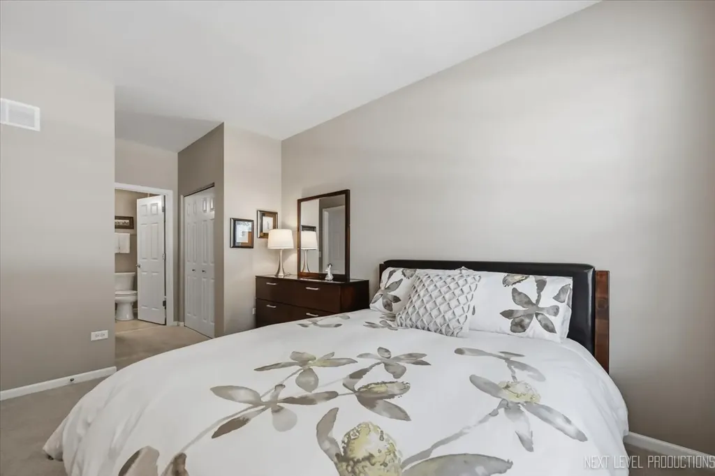 2747 Northmoor Drive Naperville IL 60564