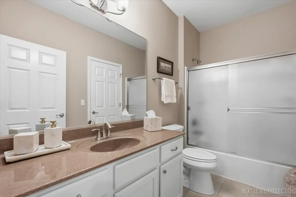2747 Northmoor Drive Naperville IL 60564