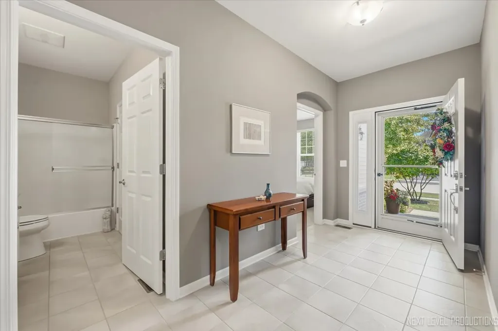 2747 Northmoor Drive Naperville IL 60564