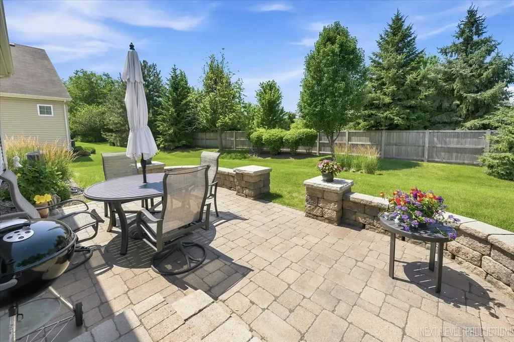 2747 Northmoor Drive Naperville IL 60564