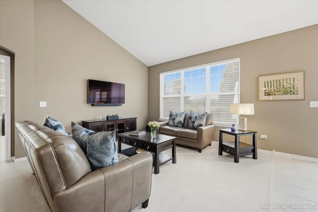 2747 Northmoor Drive Naperville IL 60564