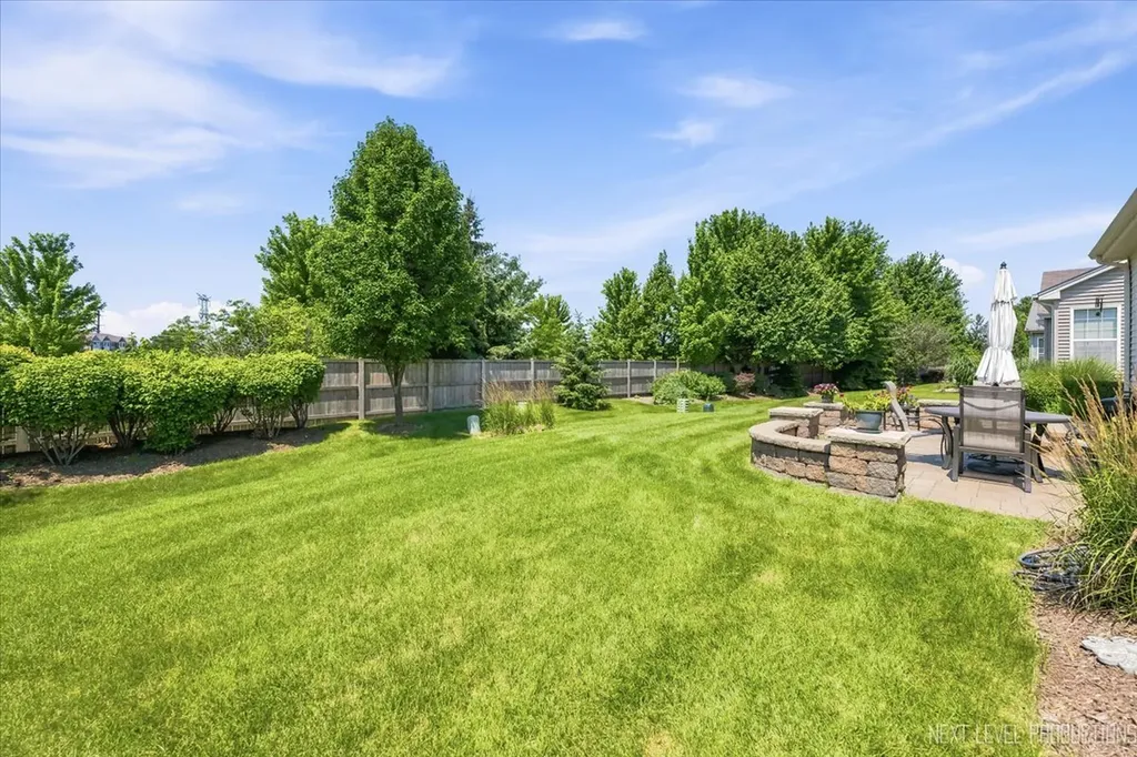 2747 Northmoor Drive Naperville IL 60564