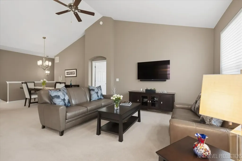 2747 Northmoor Drive Naperville IL 60564