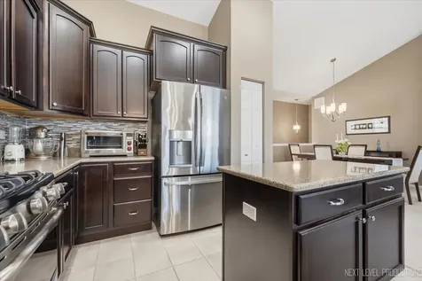 2747 Northmoor Drive Naperville IL 60564