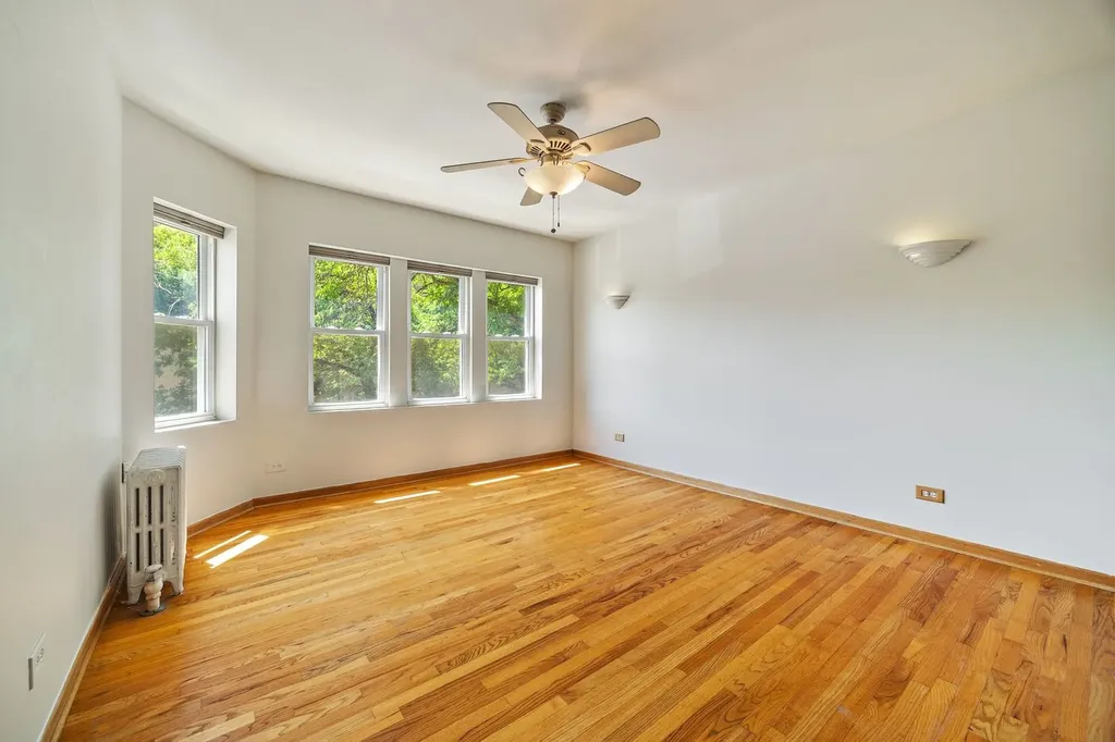 3548 West Belle Plaine Avenue Chicago IL 60618