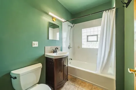 3548 West Belle Plaine Avenue Chicago IL 60618