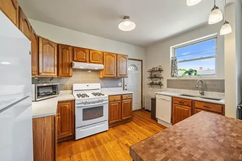 3548 West Belle Plaine Avenue Chicago IL 60618