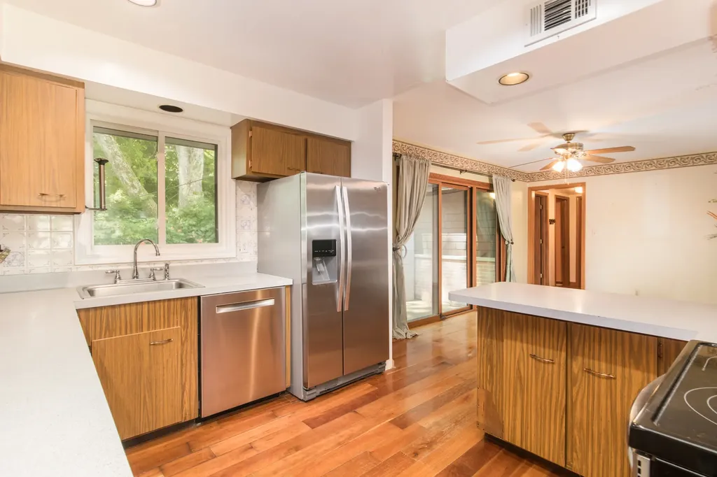 10 Hollycourt Terrace Lake Zurich IL 60047
