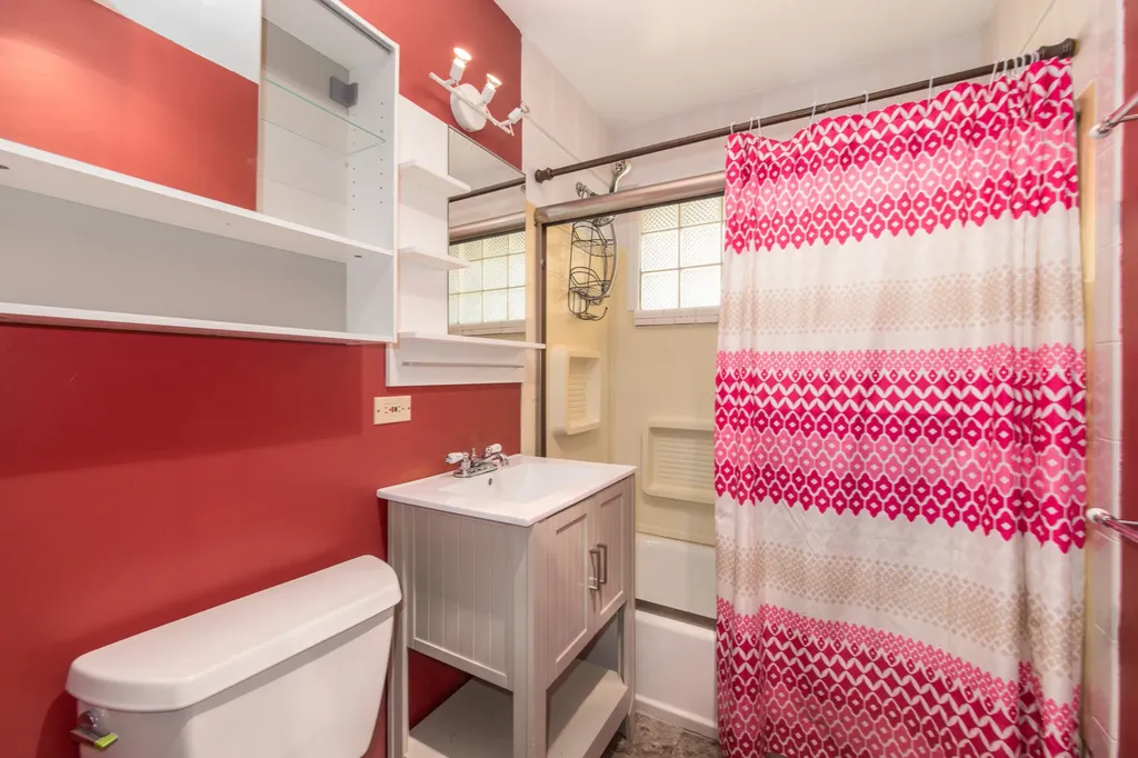 10 Hollycourt Terrace Lake Zurich IL 60047