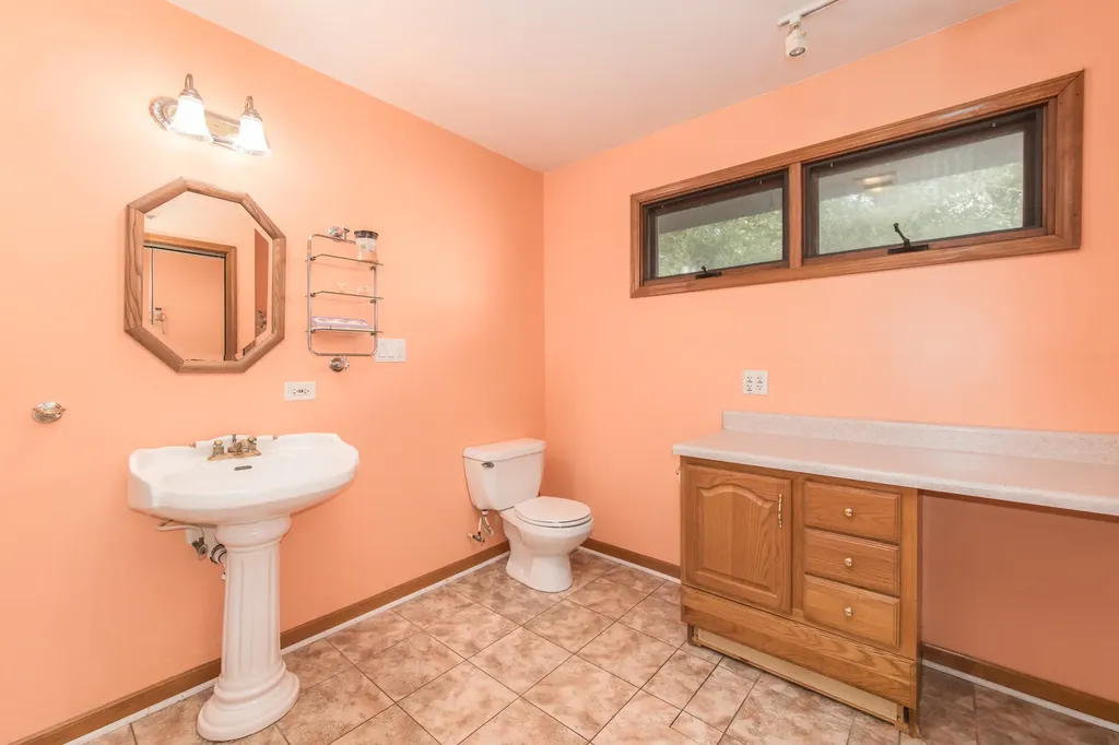 10 Hollycourt Terrace Lake Zurich IL 60047