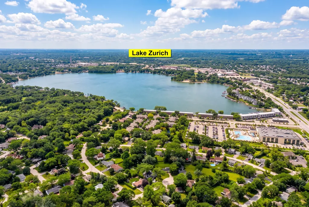 10 Hollycourt Terrace Lake Zurich IL 60047