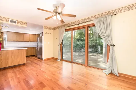 10 Hollycourt Terrace Lake Zurich IL 60047
