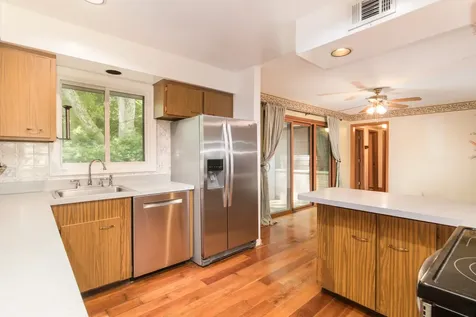 10 Hollycourt Terrace Lake Zurich IL 60047