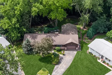 10 Hollycourt Terrace Lake Zurich IL 60047