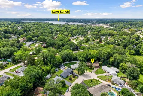 10 Hollycourt Terrace Lake Zurich IL 60047