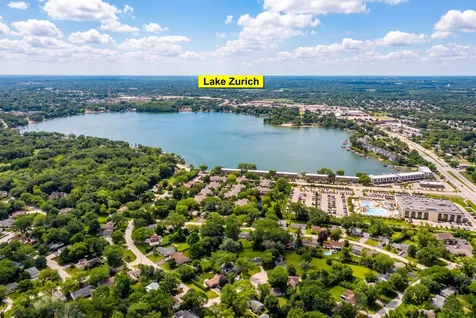 10 Hollycourt Terrace Lake Zurich IL 60047