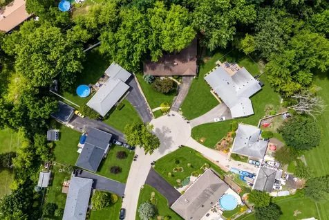 10 Hollycourt Terrace Lake Zurich IL 60047